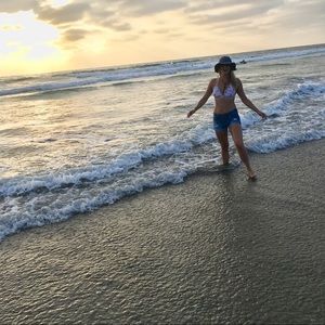 Meet your Posher, Kim